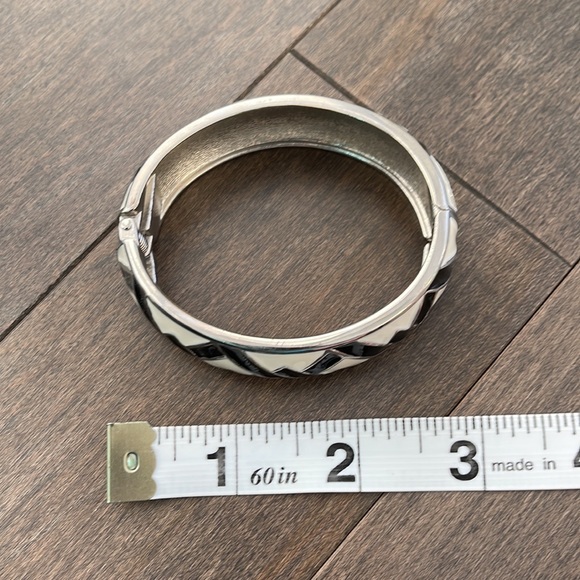 REITMANS Women’s Black White Geometric Hinge Silver Bangle Bracelet Jewellery - Picture 8 of 8